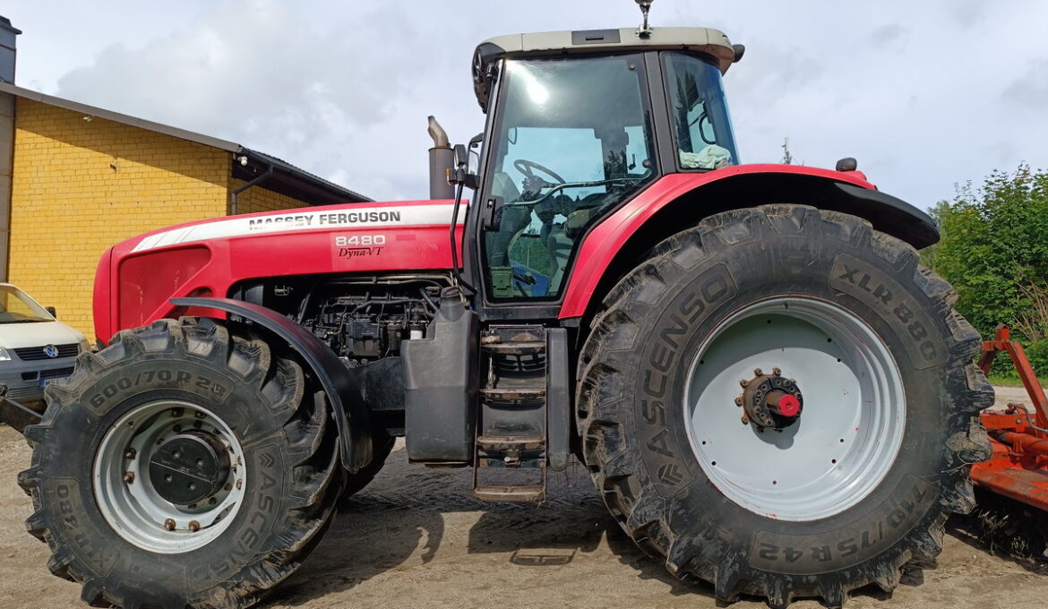 Massey Ferguson 8480